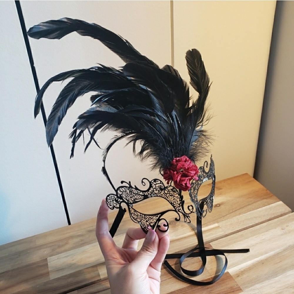 Venetian Mask with Feather